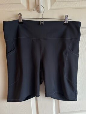 Old Navy Black High-Rise Bike Shorts with Side Pockets